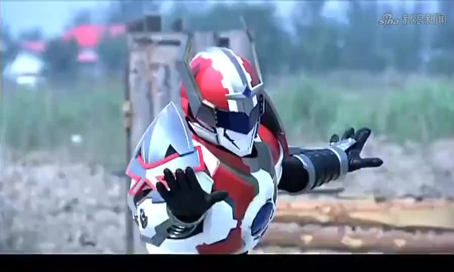 铠甲勇士:同样身为帝皇侠,子阳就很会耍帅,变着身走向异能兽