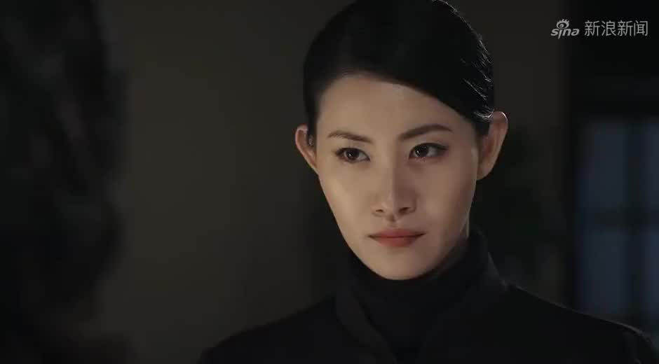 烈火刀影女特工身手了得飞身一跃一枪爆头大汉奸