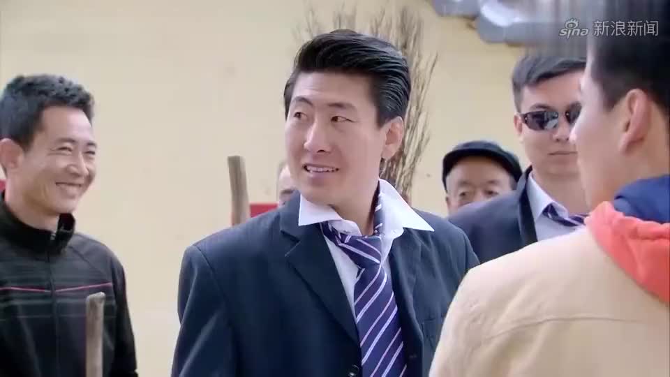 苦乐村官:万喜奶奶生病,万喜找经纪人借钱,经纪人却不答应