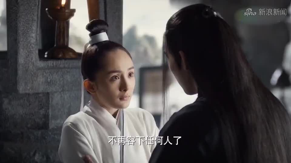 离境向白浅解释自己多年来的思念之情,白浅生气的放开了离镜的手