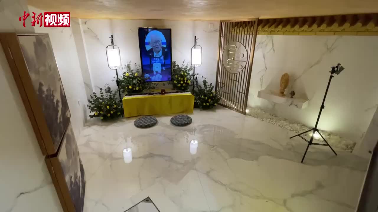 男子开封北站跳轨与列车相撞 目前仍在救治警方已介入