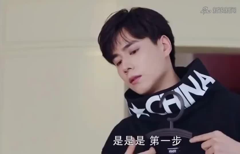 决赛中吴白突发失明,对手犯规,吴白依然以实力赢下比赛