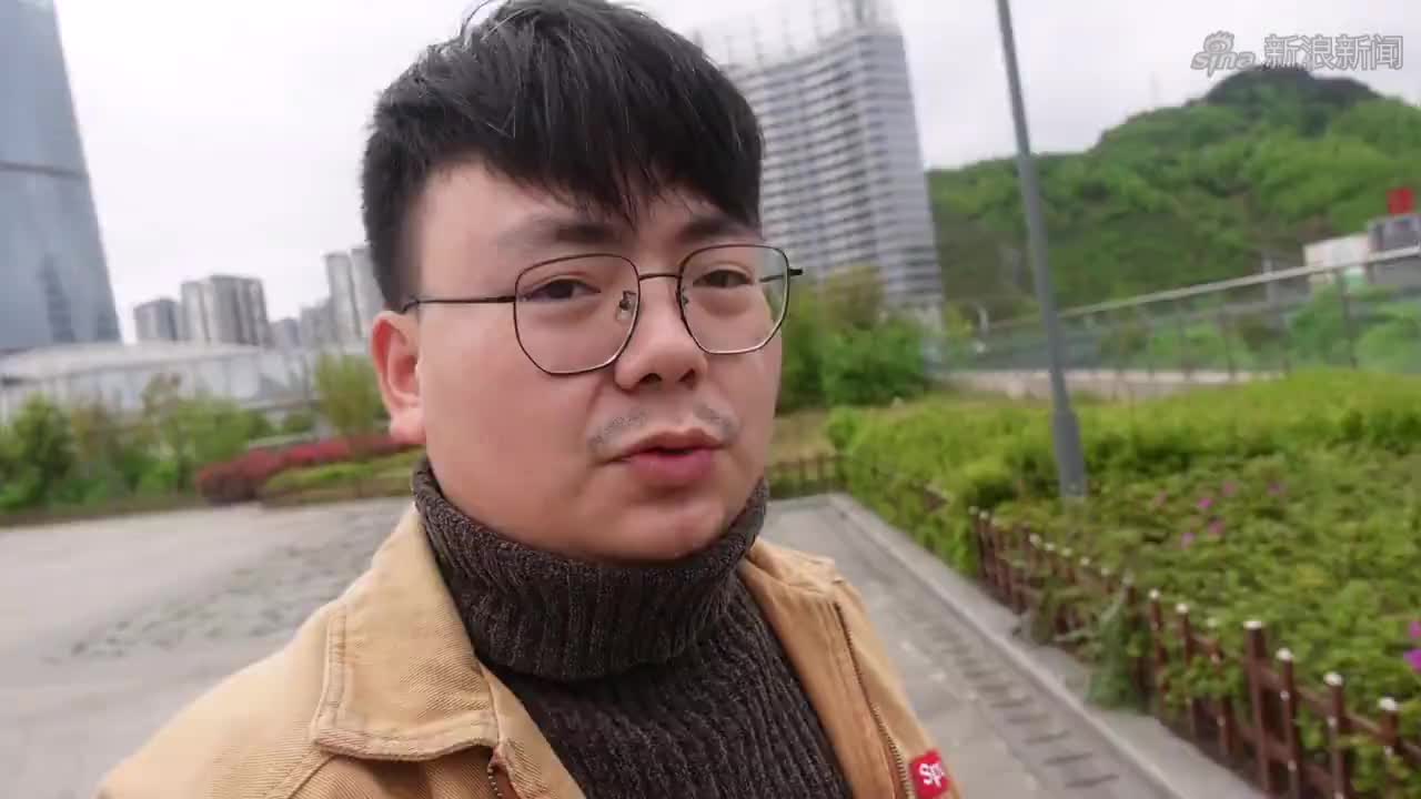 网吧大神皮衣哥去上海了小黑给他200元支持一下