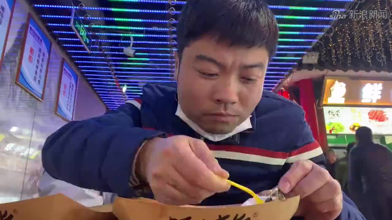 达文西改善伙食吃海鲜陌生人上来就要了两个吃给还是不给呢