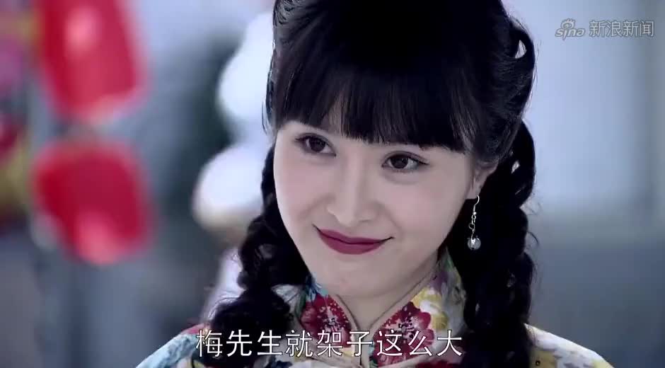 女少佐带兵包围游击队正要倒数,高手挣脱绳索瞬间把她挟持