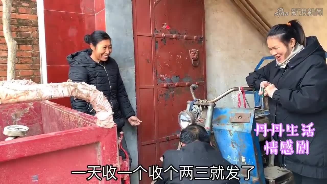 鹏鹏丹丹来家做客,平平掌勺嫂子打下手,妯娌配合默契做一桌美食