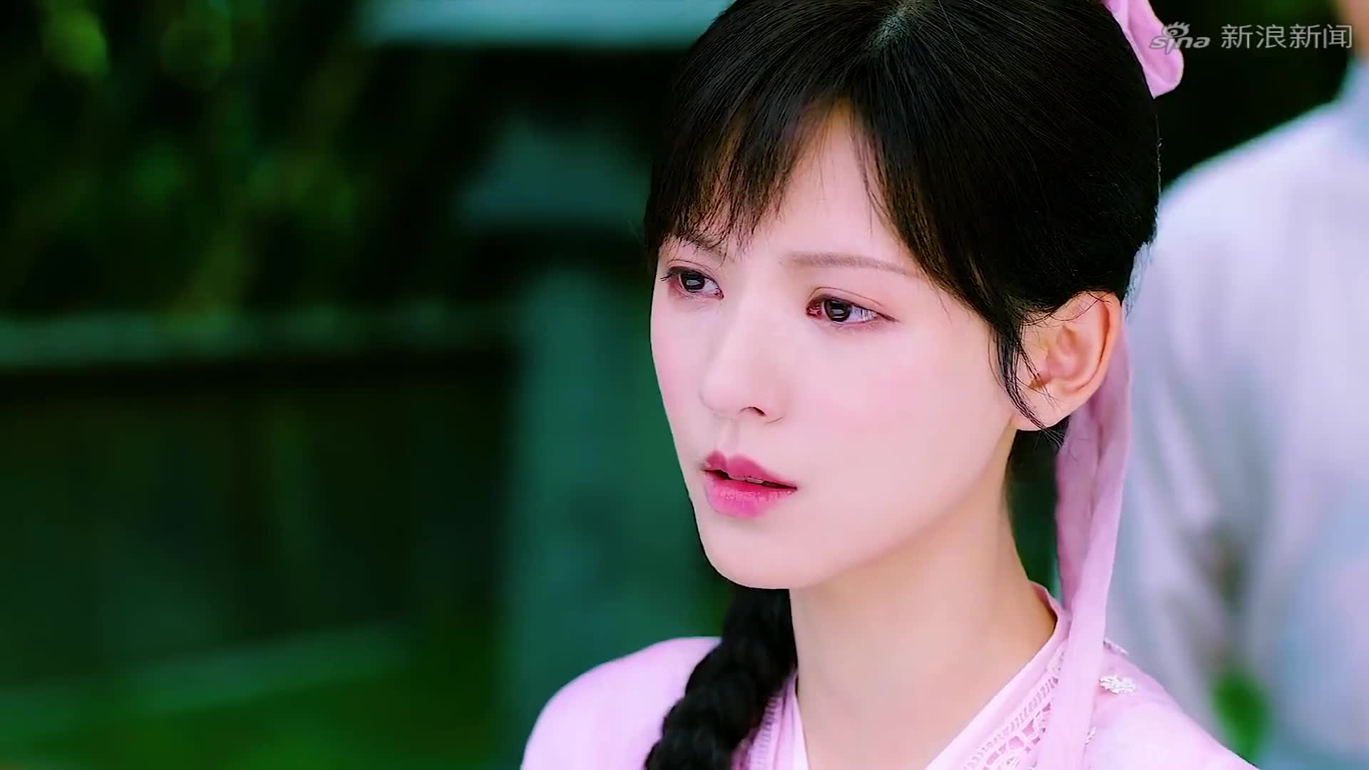 琉璃玲珑买布料当街被羞辱差点就自尽了