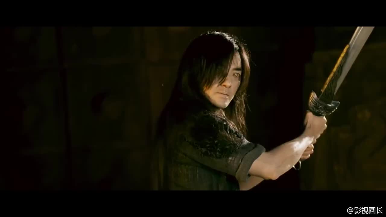 美女四处寻找聂风,猪叔叔要美女死心,美女说:我要和他一起去