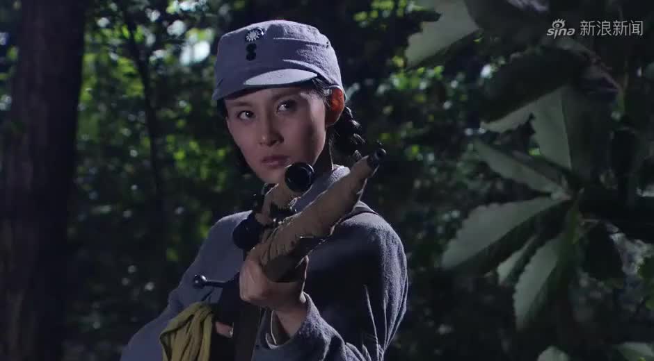 神枪:神勇狙击手百密一疏,让鬼子女军官蒙混过关,危险了