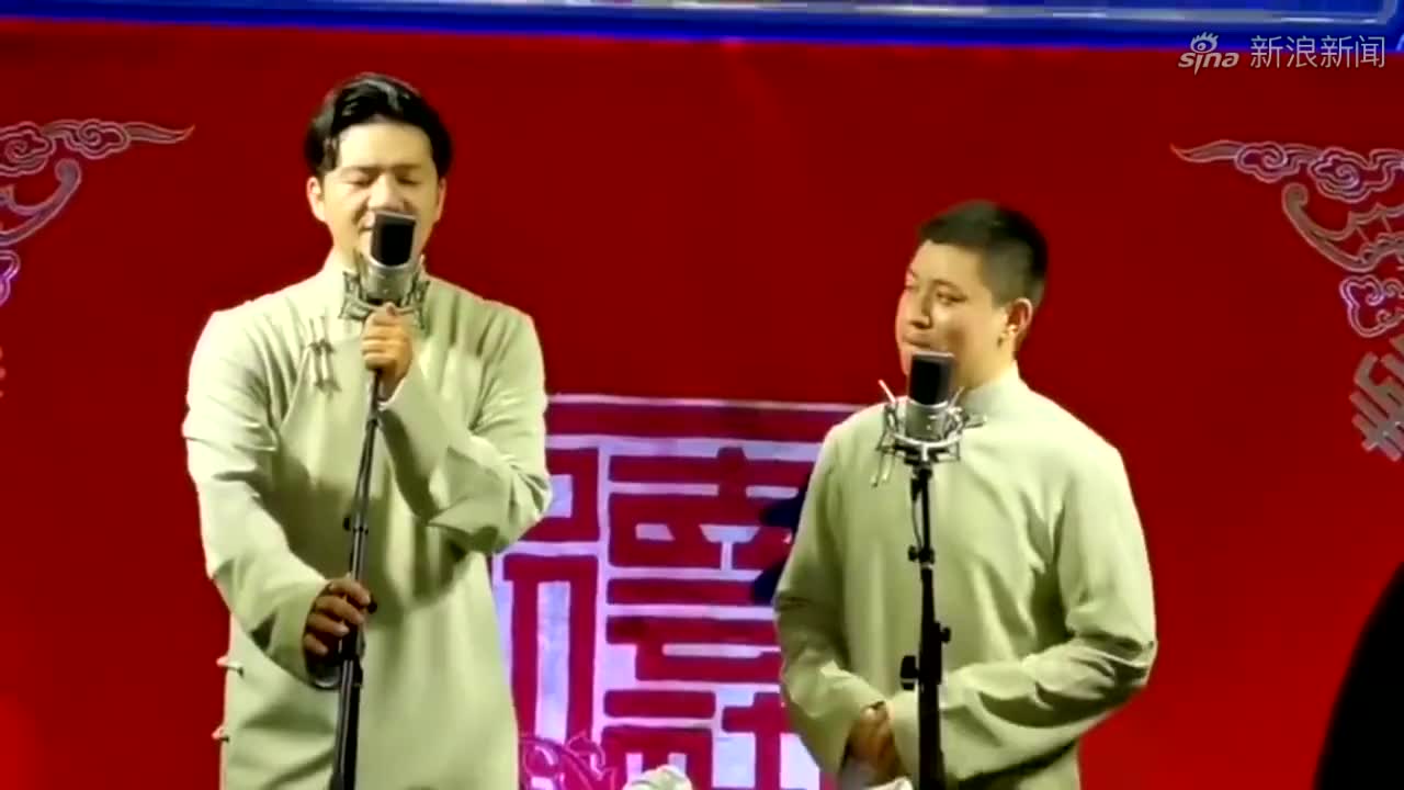 谢金李鹤东尚筱菊扒马褂,手无缚鸡之力的筱菊