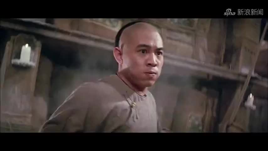 阿宽想兄弟们去给会馆报仇,不料被黄飞鸿拦住,可惨了