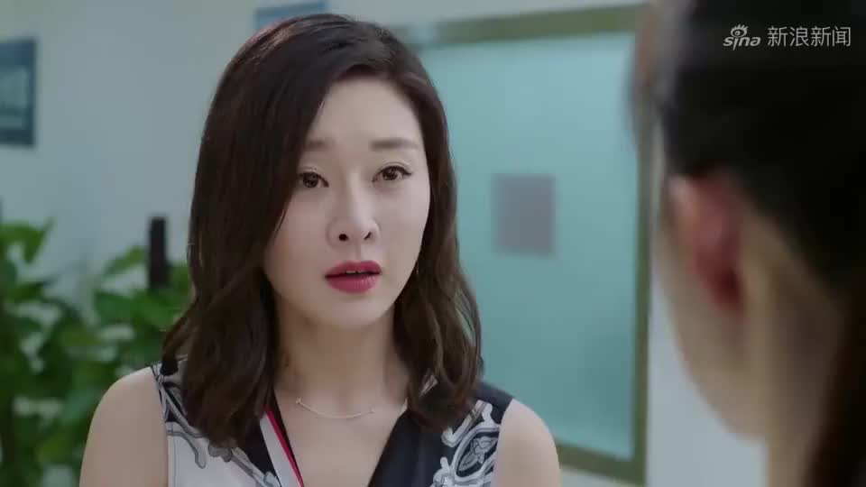 谍海追踪:弟弟回家拿衣服挡着脸,亲姐感觉不对劲,一看吓一跳