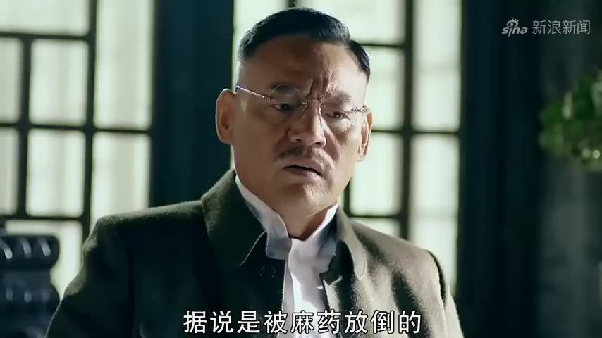 一代枭雄-何辅堂带着小媳妇出来逛街,巧遇大媳妇,这下好看了