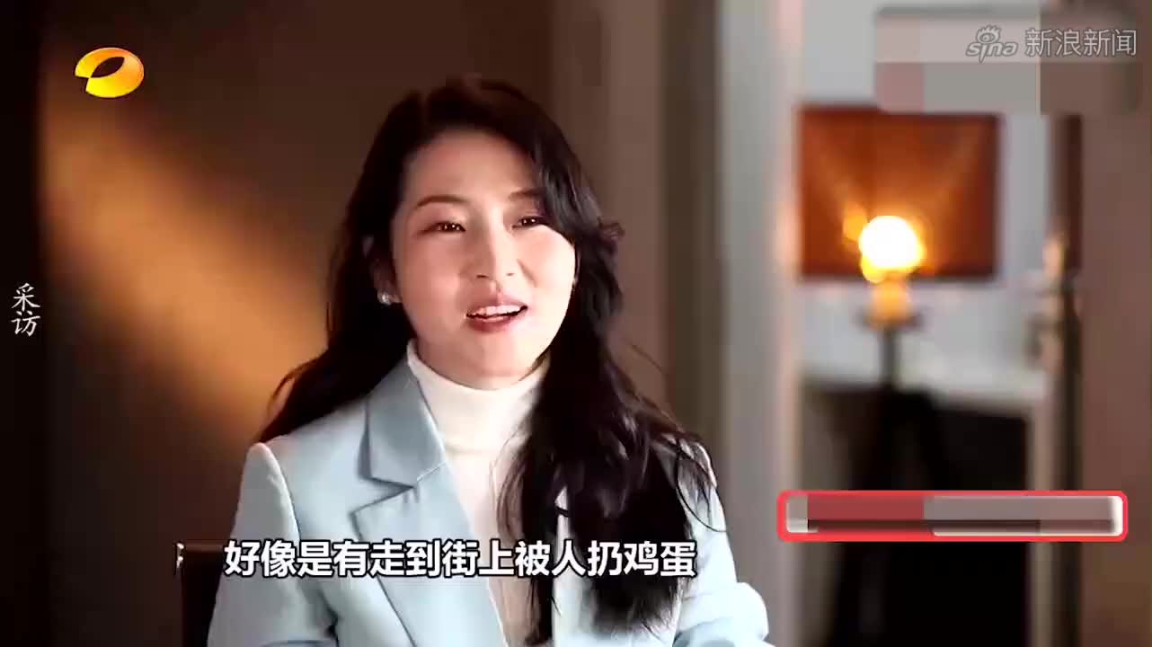 好友冯雷前来助阵,李勇化身"浪漫达人",献花妻子
