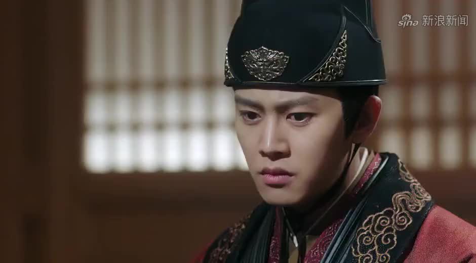 锦衣之下:听到小新突然喊叫,众人急忙跑过去,发现小新已死