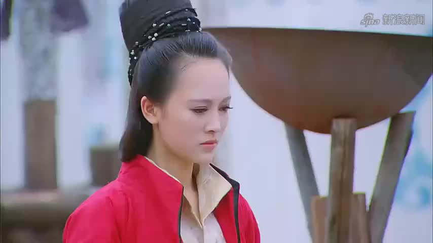 欧阳飞燕跟皇上从账内出来,才知铁利心里不愉快,才无论他呢