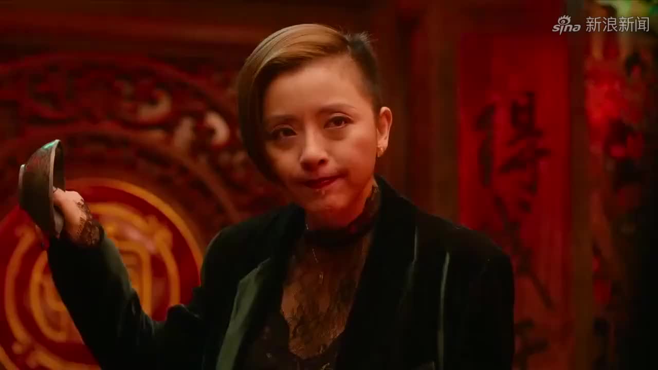 人潮汹涌:刘德华得到鼓励,激动的眼含热泪