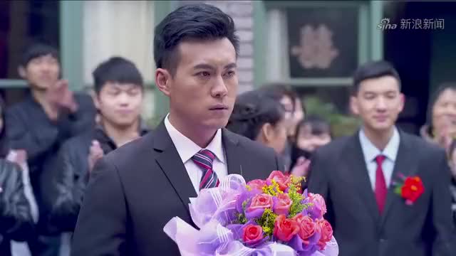 明夏心夸赞肖雪为人精明,周浚河则神色复杂没有表态.