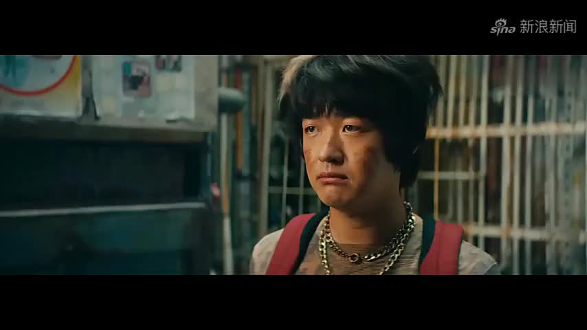 港囧:两人街头偶遇大导演王晶在拍电影包贝尔:我拍人家拍电影