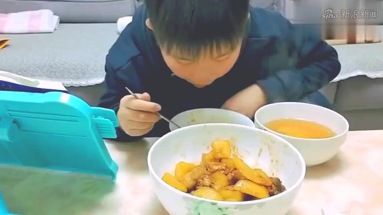 热血街篮:半拉自信当前锋,取个名字叫强壮丝瓜,结果向土豆求救