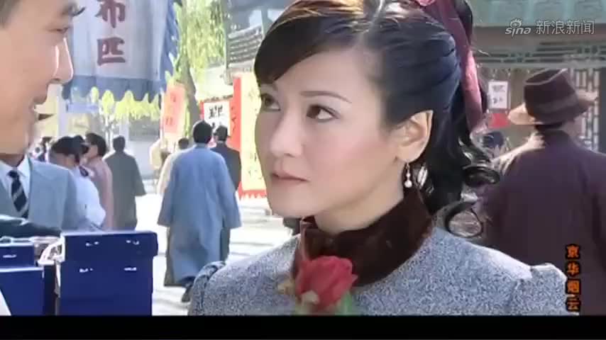 怀玉奉命去阻拦周青,周青根本不听劝,直接和对方打起来