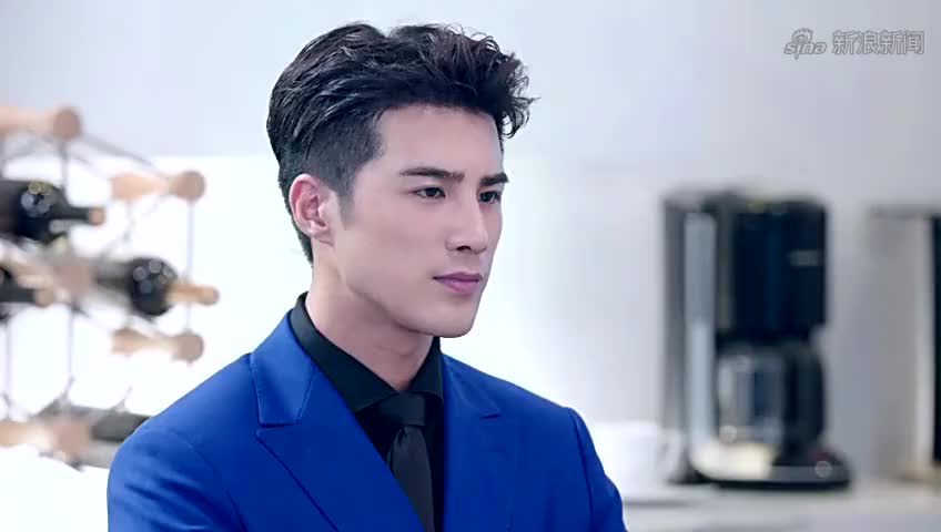 六弄咖啡馆:关闵绿和女友是异地恋,相处很辛苦,兄弟劝他放手