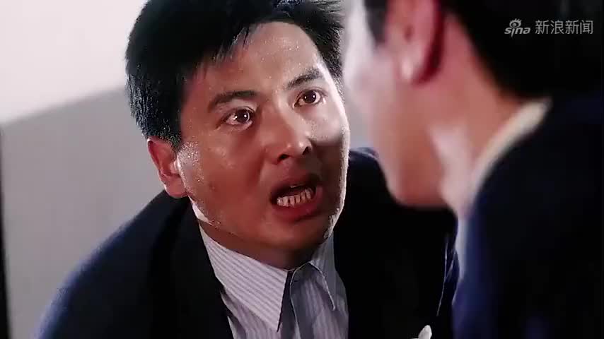 赌神叫靓妹发牌,结果靓妹不会发,赌神:我就喜欢你不会