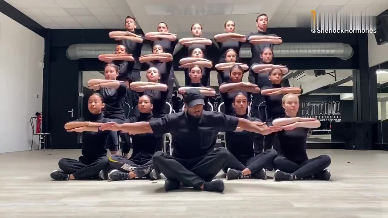 sadeck与女儿的最新埃及手舞蹈片