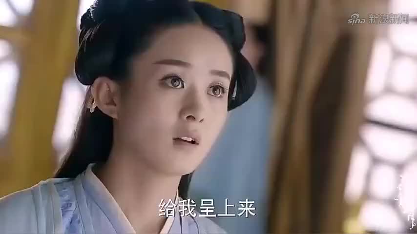 花千骨:世尊杖行花千骨,小骨拿出片羽毛,众人吓得赶紧让她坐