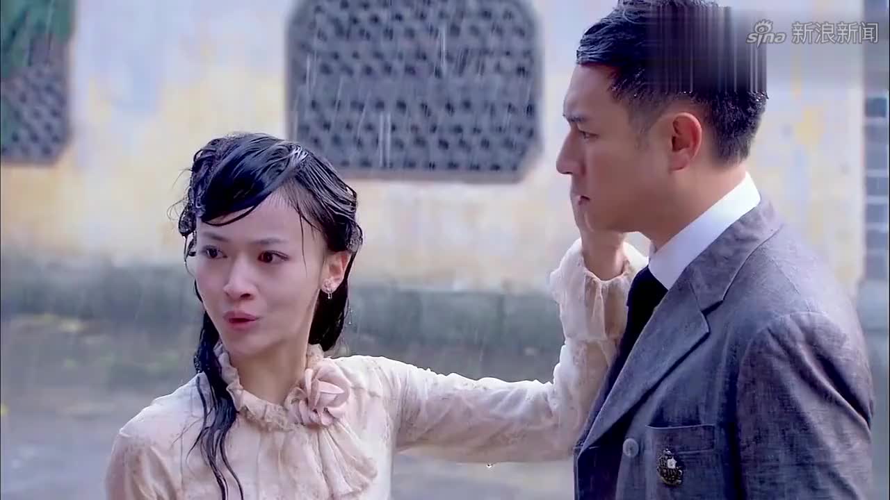 烽火佳人:佟毓婉被红羽气得把她推倒,杜允唐却心疼红羽赶紧扶她
