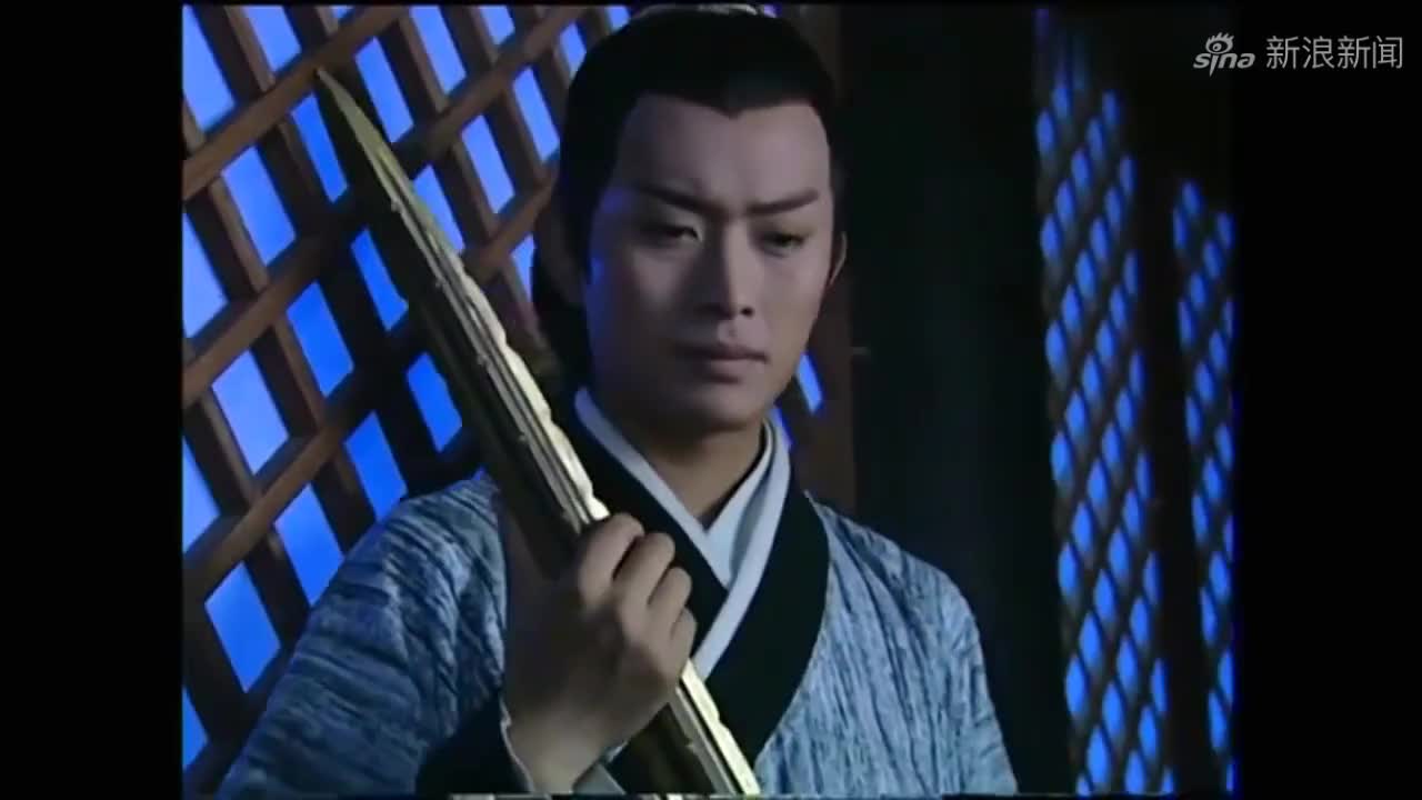 隋唐英雄传得知罗成战死,秦叔宝很伤心,拿出金锏准备重出江湖