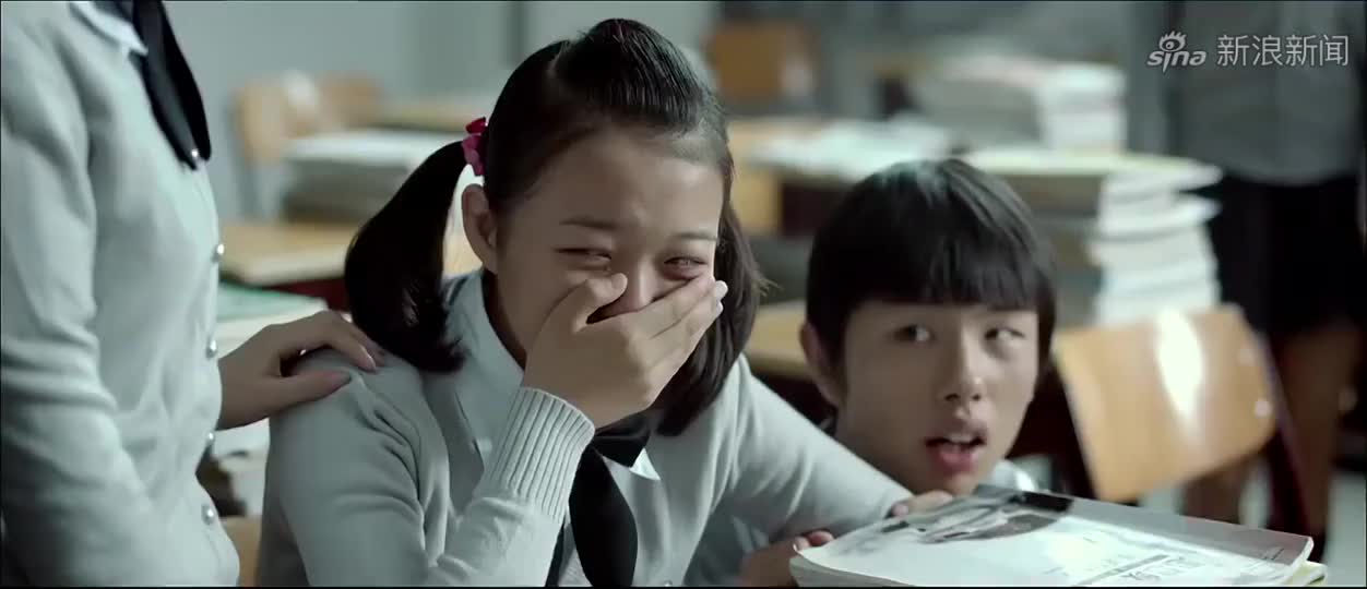 青春派:晓凡被居然骂哭了,同学打居然帮晓凡出气