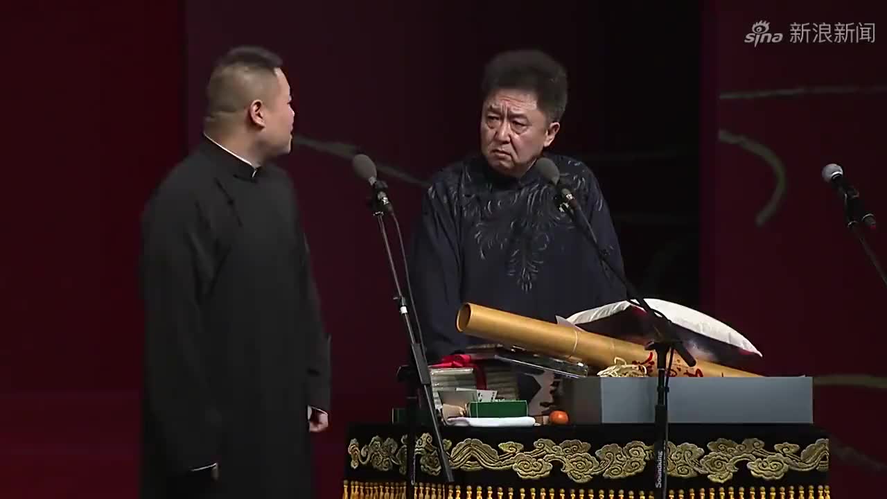 岳云鹏台上出现失误,捧哏的于谦都发飙了:你包袱没想好就上来了