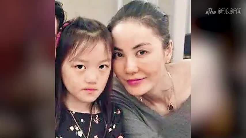 李嫣和奶奶合照曝光!当看到奶奶嘴巴那一刻网友:真的不能怪王