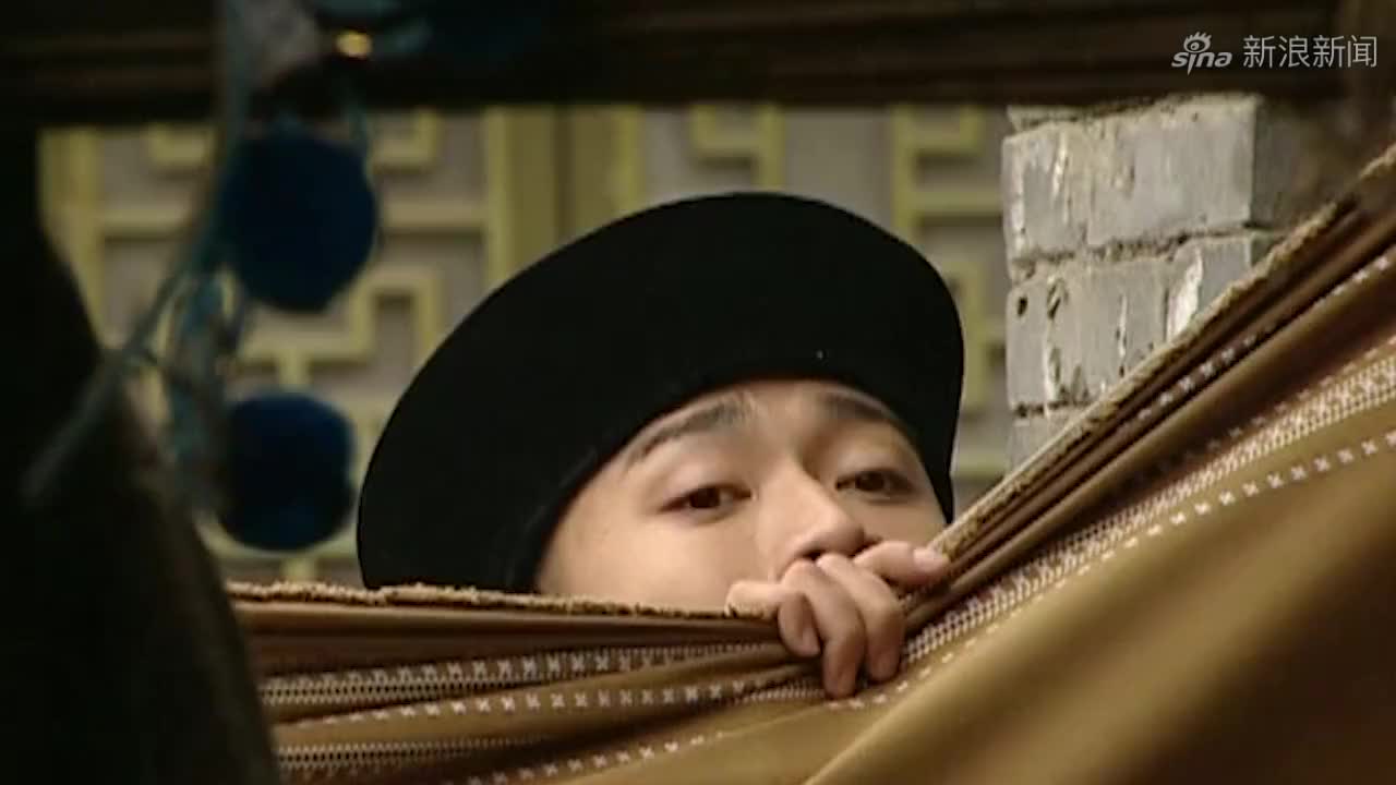 太监抓了穿越男,穿越男手机响起,太监哭啦