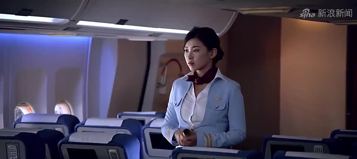 绝命航班:一个箱子对着空姐飞过来,空姐看清后瞬间吓蒙了