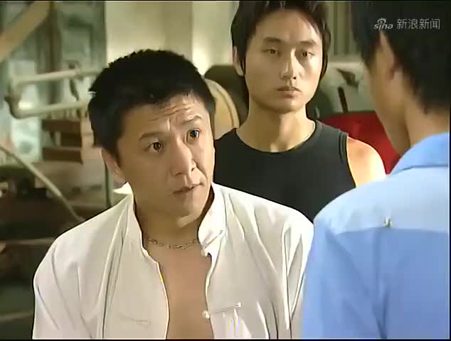 插翅难逃:歹徒大白天抢劫金铺,动作十分老练迅速,一共就几分钟