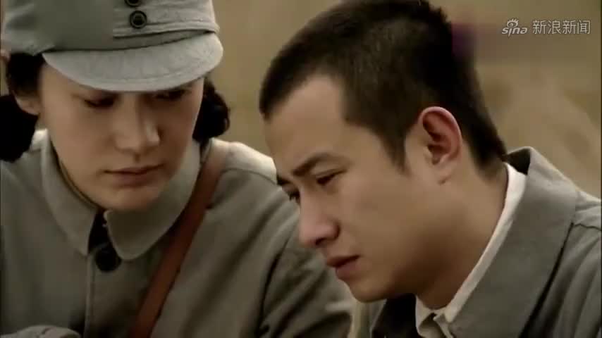 看到痛哭的周卫国,陈怡说出了自己的身份,随后两人紧紧相拥