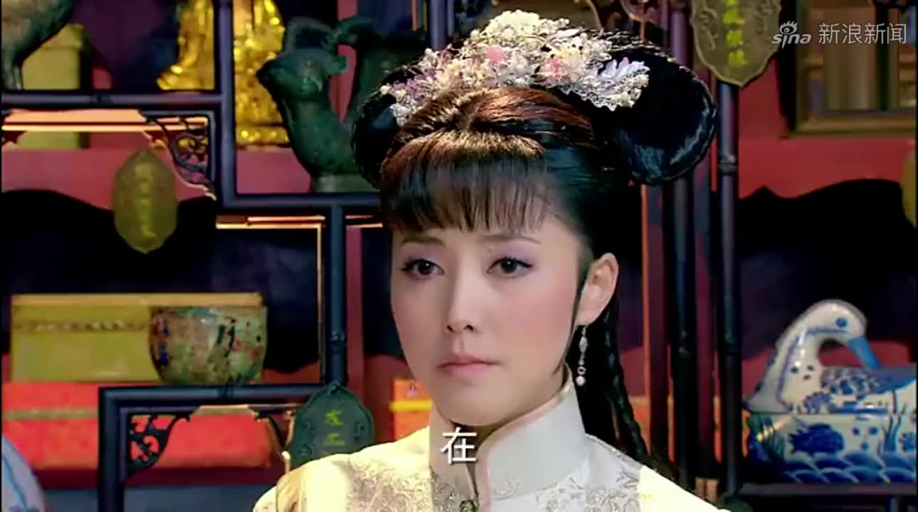 女子嘲笑男友奶奶不会吃西餐,不料老太是格格,吃西餐是大咖