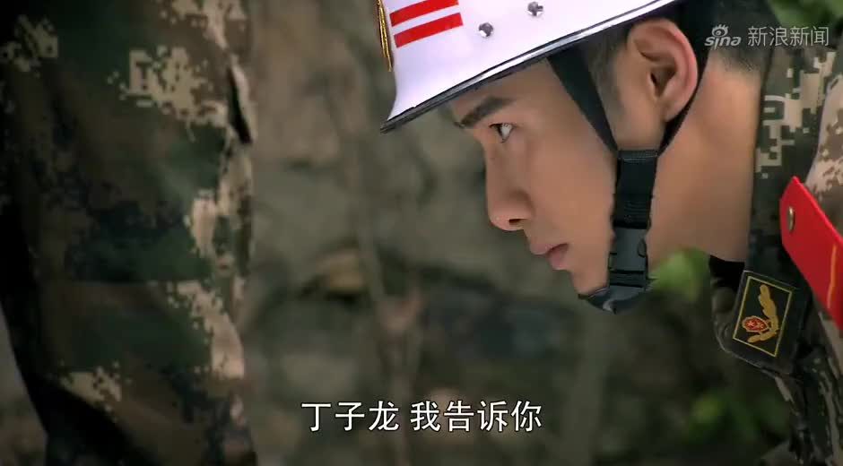 独臂将军丁晓兵,真正的不放弃不抛弃,体现军人精神!