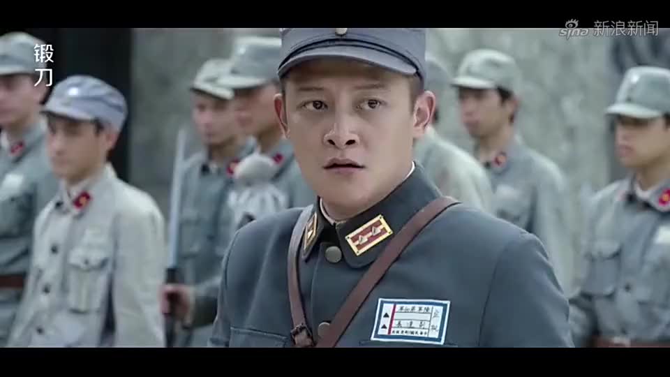 刀锋不忍心弟弟受上司欺压,站出保护弟弟竟成针对的对象