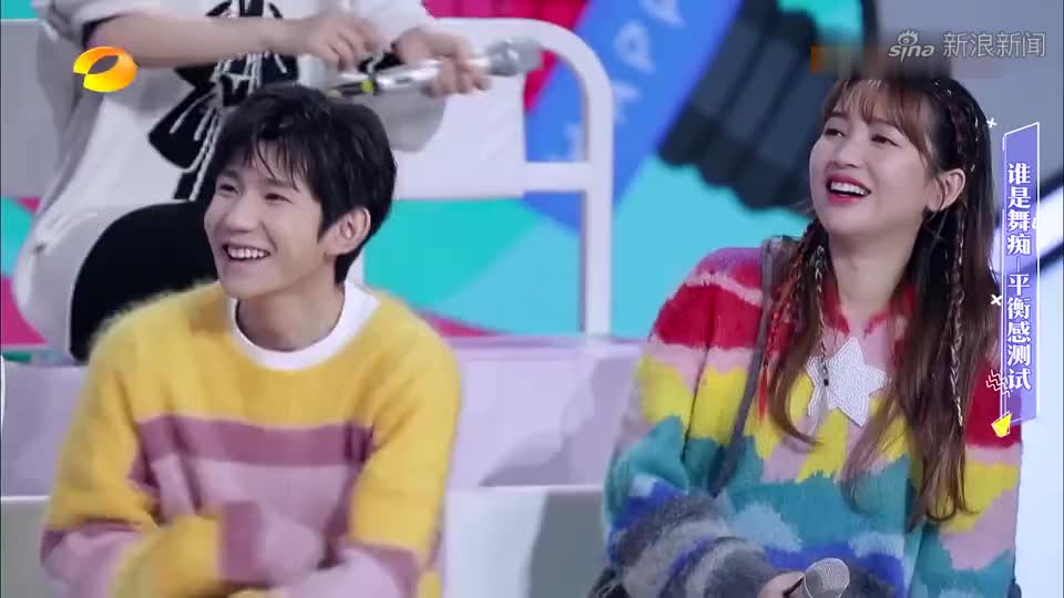 快本:郭青天的平衡感也太强了吧,转身的瞬间还有点小帅?