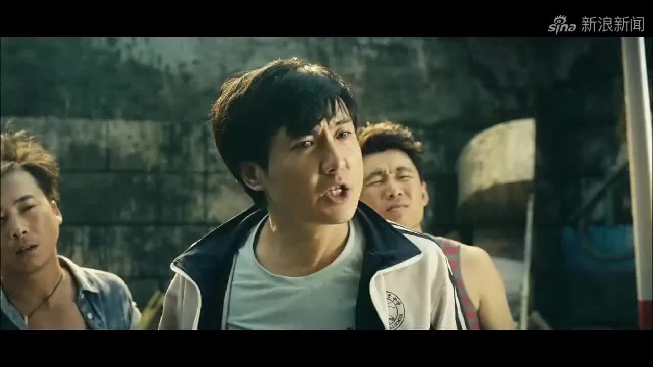 夏洛特烦恼:夏洛惨被流氓群殴,马冬梅霸气救人,反被埋汰危矣