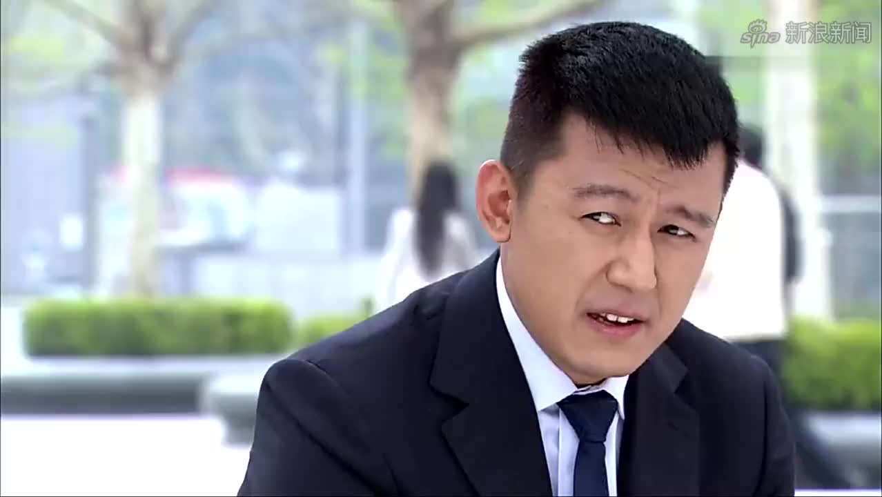 林建东调侃厉仲谋,总裁微笑着给林建东布置工作,林建东想哭