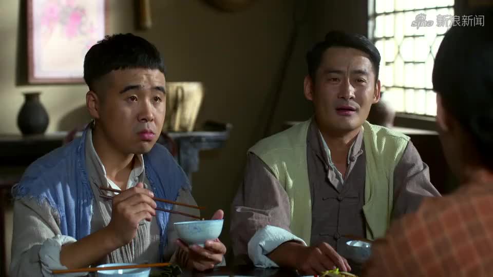 踏破硝烟:老何要送金凤离开,金凤却不想走,只好让她再住一晚