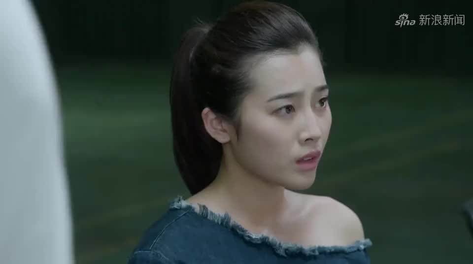 简凡逛超市,发现一小伙买女士用品,借此找到案件线索