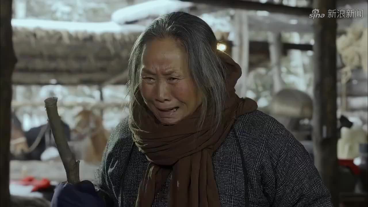 老太太一口把男子吸成骷髅,自己却瞬间返老还童,变成大美女!