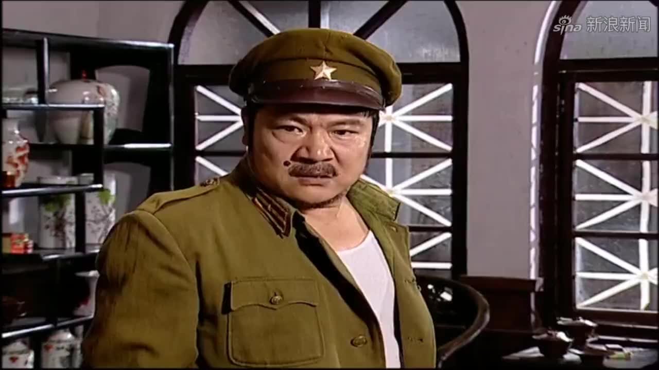 地下交通站:翻译官读战报,看一次笑一次
