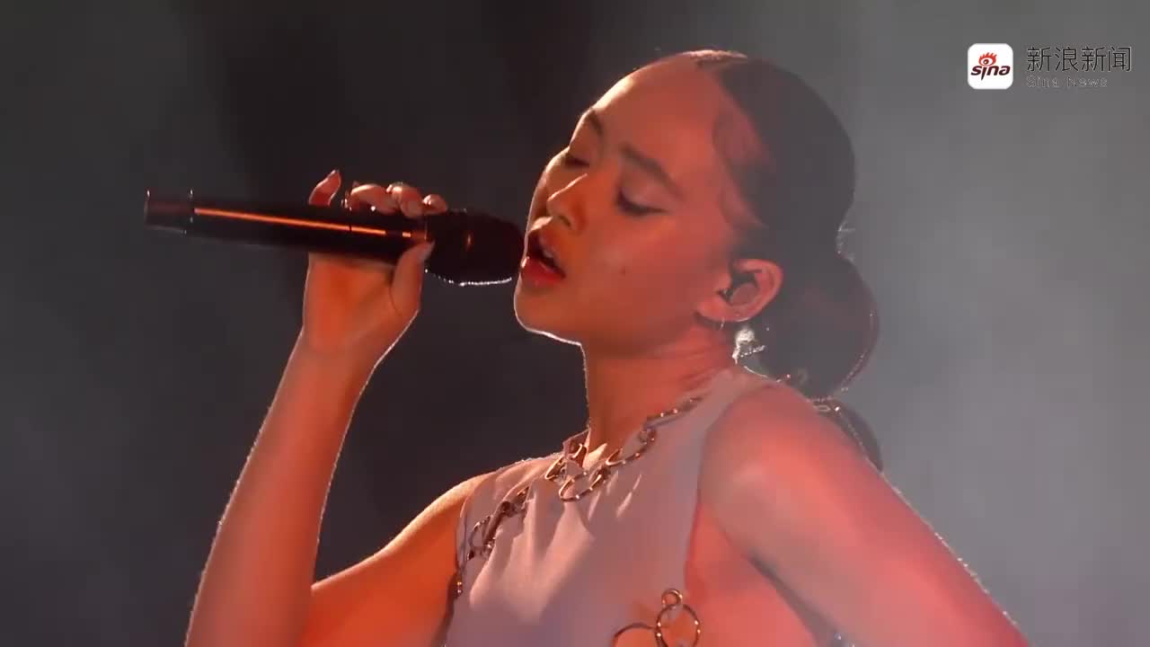 bbc年度新声中国牙买加混血griff演唱新单《black hole》