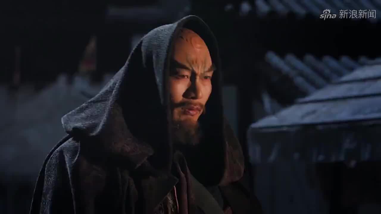 赤炎金猊兽看到女孩本想杀了她,看到这个东西后,却吓得落荒而逃